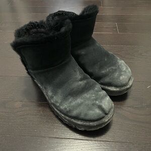UGG Classic Mini II Boots - Black - Size US 6